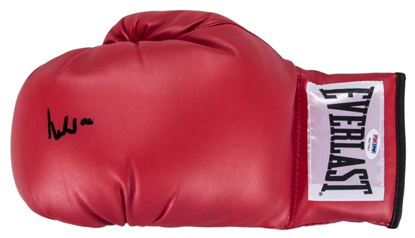Muhammad Ali Signed Everlast Boxing Glove (PSA/DNA GEM MINT 10)
